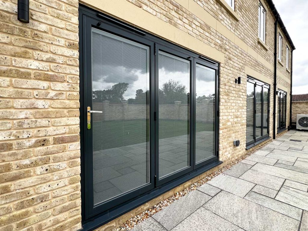 Bifolds with Integral Blinds External